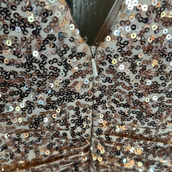 Badgley Mischka Gold Sequins Fifth Avenue Showstopper Dress Size 6 - Picture 8 of 10